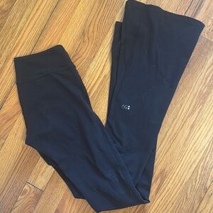 Splits 59 - size small flare leggings